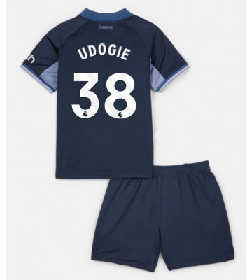 Tottenham Hotspur Destiny Udogie #38 Replika Babytøj Udebanesæt Børn 2023-24 Kortærmet (+ Korte bukser)